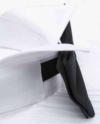 CAMISA ESMOQUIN DELANTERO PLISADO CUELLO PAJA by M