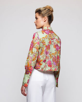 Camisa cropped verde estampado floral by MIRTO