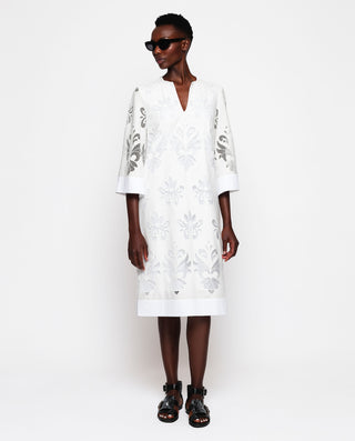 Vestido midi blanco de encaje floral by MIRTO