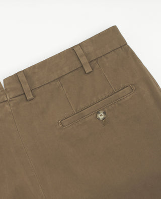 Pantalón chino tostado de algodón by MIRTO