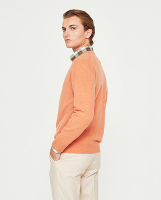 Jersey de punto "Lambswool" cuello pico salmo by M