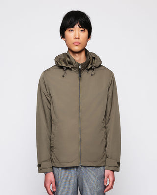 Cortavientos verde caqui capucha extraíble by MIRT