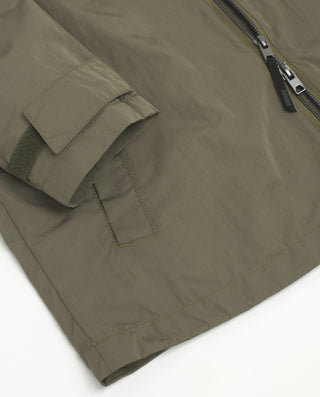 Cortavientos verde caqui capucha extraíble by MIRT