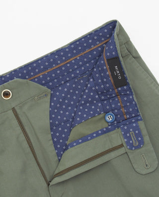 Pantalón regular fit algodón stretch verde