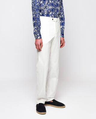 Pantalón regular fit algodón stretch tono blanco