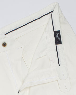 Pantalón regular fit algodón stretch tono blanco