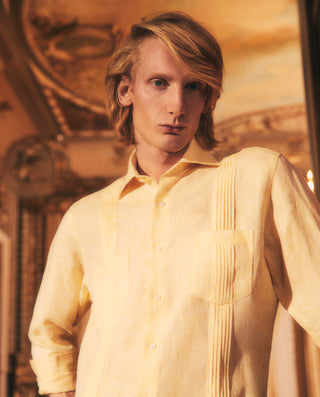 Guayabera manga larga amarilla de lino
