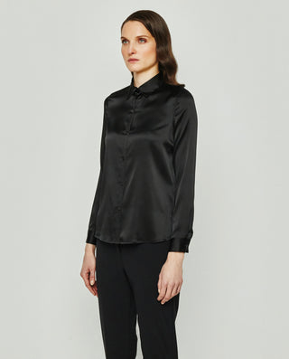 Blusa negra de seda