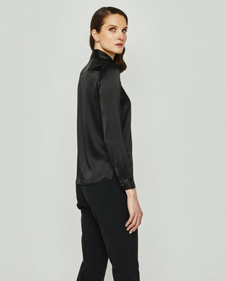 Blusa negra de seda