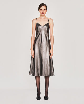 Vestido de lamé plateado