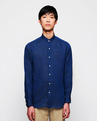 Camisa casual de lino azul marino by MIRTO
