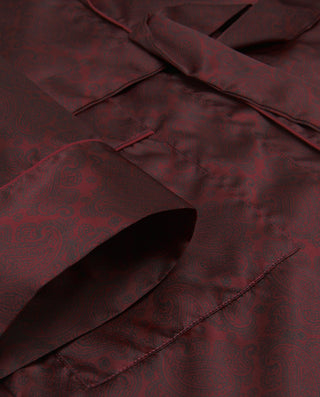 Bata cruzada roja satinada estampado paisley