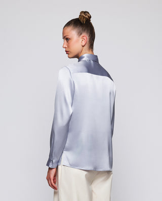 Blusa azul lavanda de seda elástica. by MIRTO | 04572_0051_2