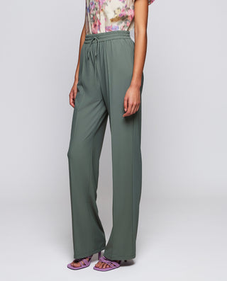 Pantalón verde stretch en tejido técnico by MIRTO | 04606_0051_1