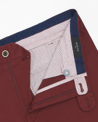 Pantalón casual de algodón burdeos by MIRTO