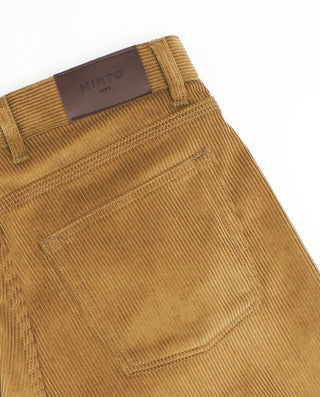 Pantalón casual tostado 5 bolsillos de pana
