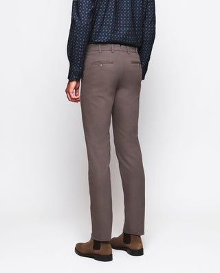 Pantalón chino gris medio de algodón stretch by MI | 04918_0050_2